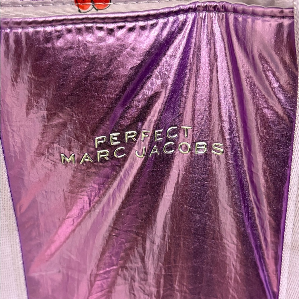 👜 Marc Jacobs Perfect Tote — Purple Metallic with Fruit-Print Interior - Picture 2 of 3